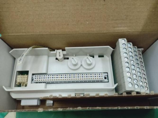 ترمینال ماژول ABB مدل TU818 کد 3BSE069209R1، تعداد 32 کانال
